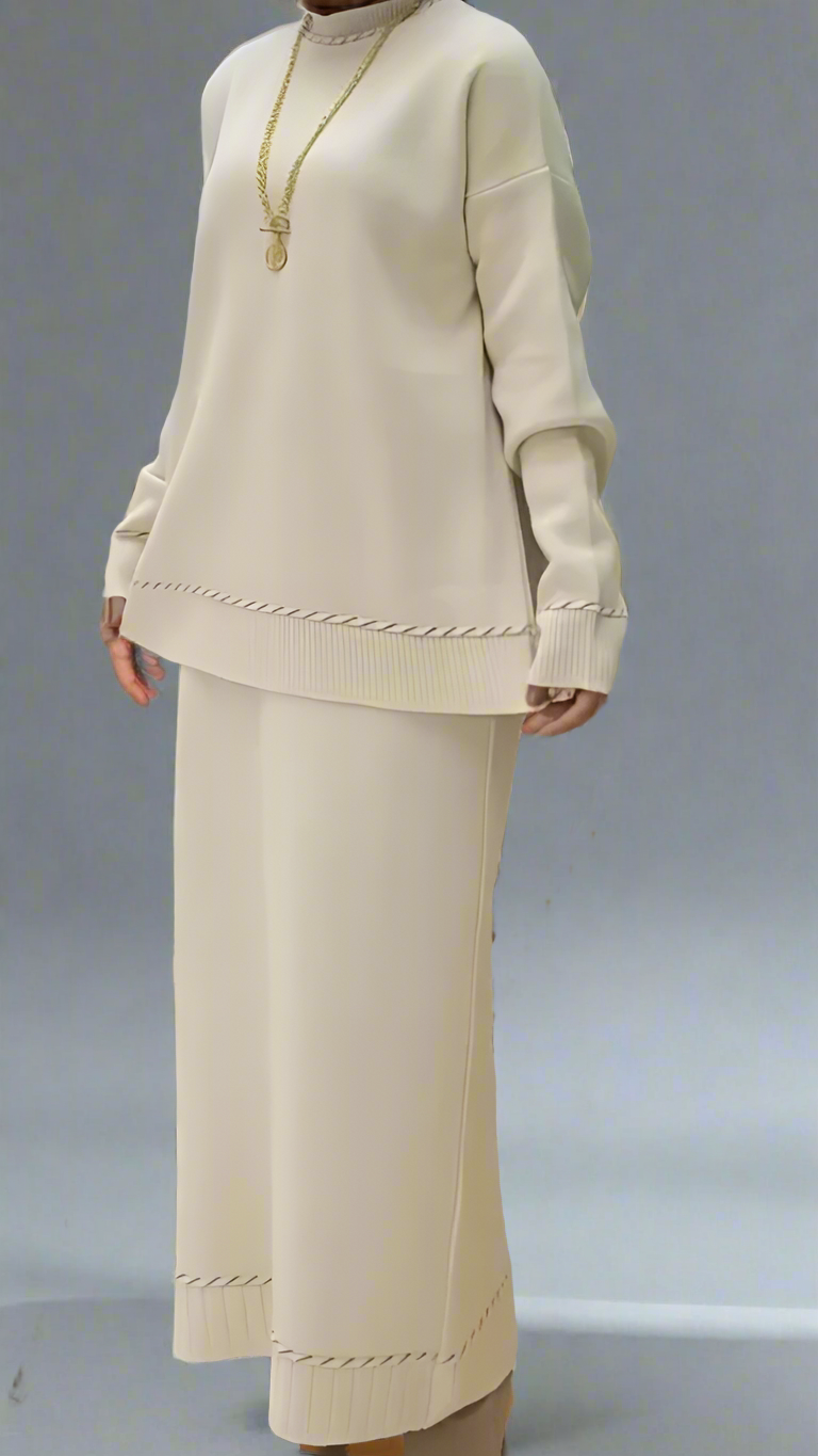 Cozy Knitwear Set – Oversized Sweater & Maxi Skirt (Cream)