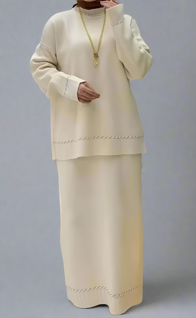 Cozy Knitwear Set – Oversized Sweater & Maxi Skirt (Cream)