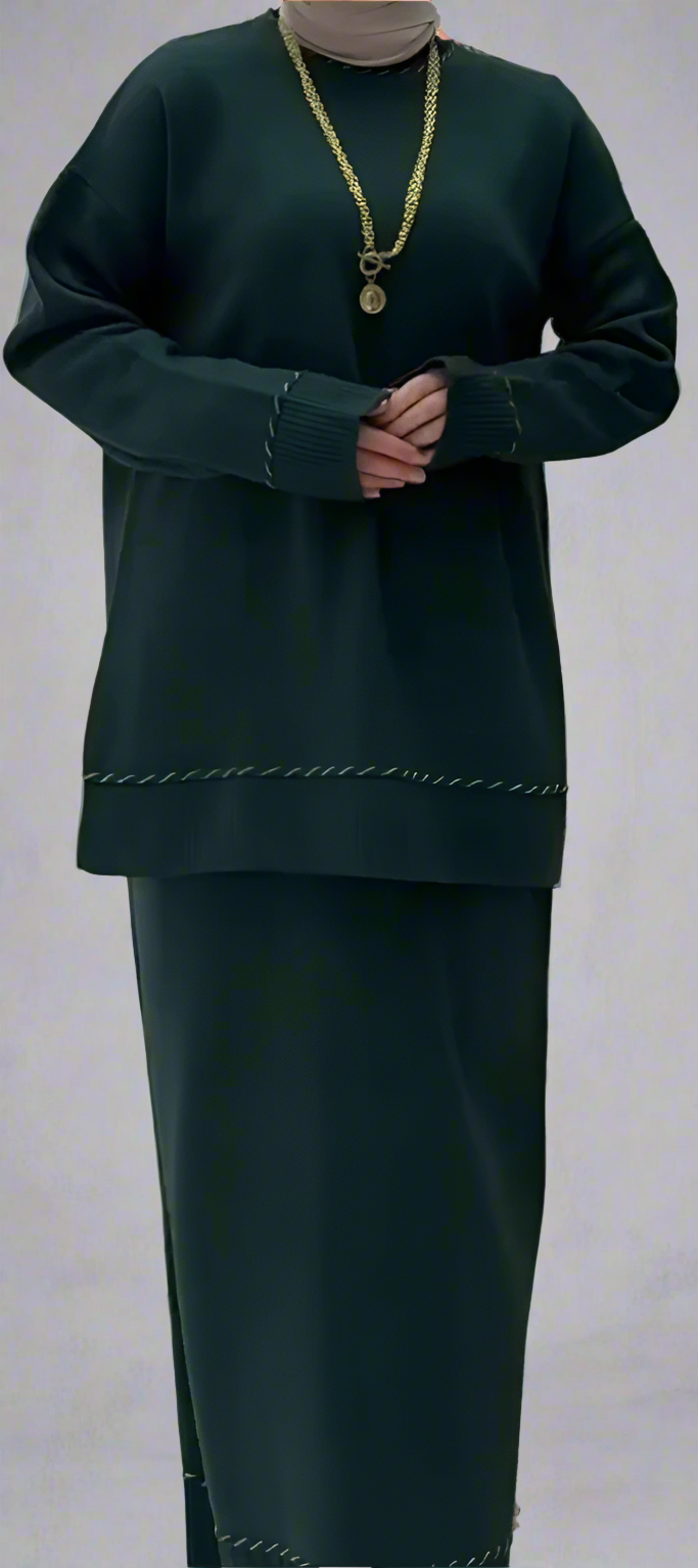 Cozy Knitwear Set – Oversized Sweater & Maxi Skirt (Deep Green)