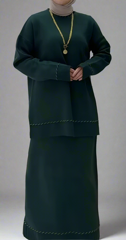 Cozy Knitwear Set – Oversized Sweater & Maxi Skirt (Deep Green)