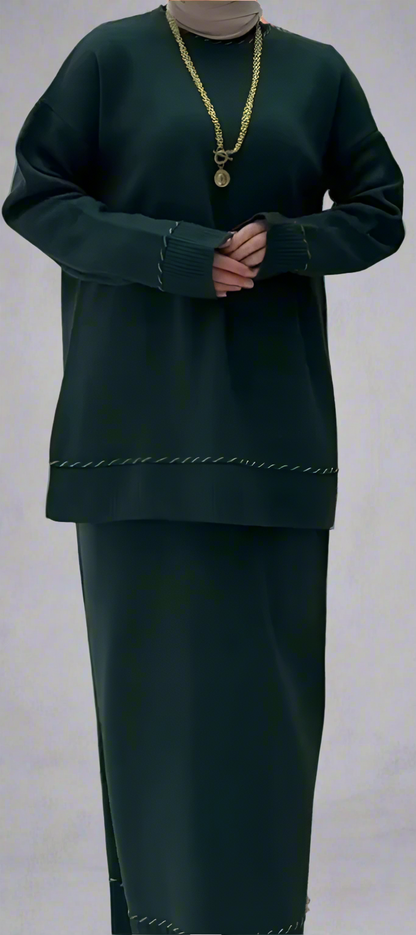 Cozy Knitwear Set – Oversized Sweater & Maxi Skirt (Deep Green)
